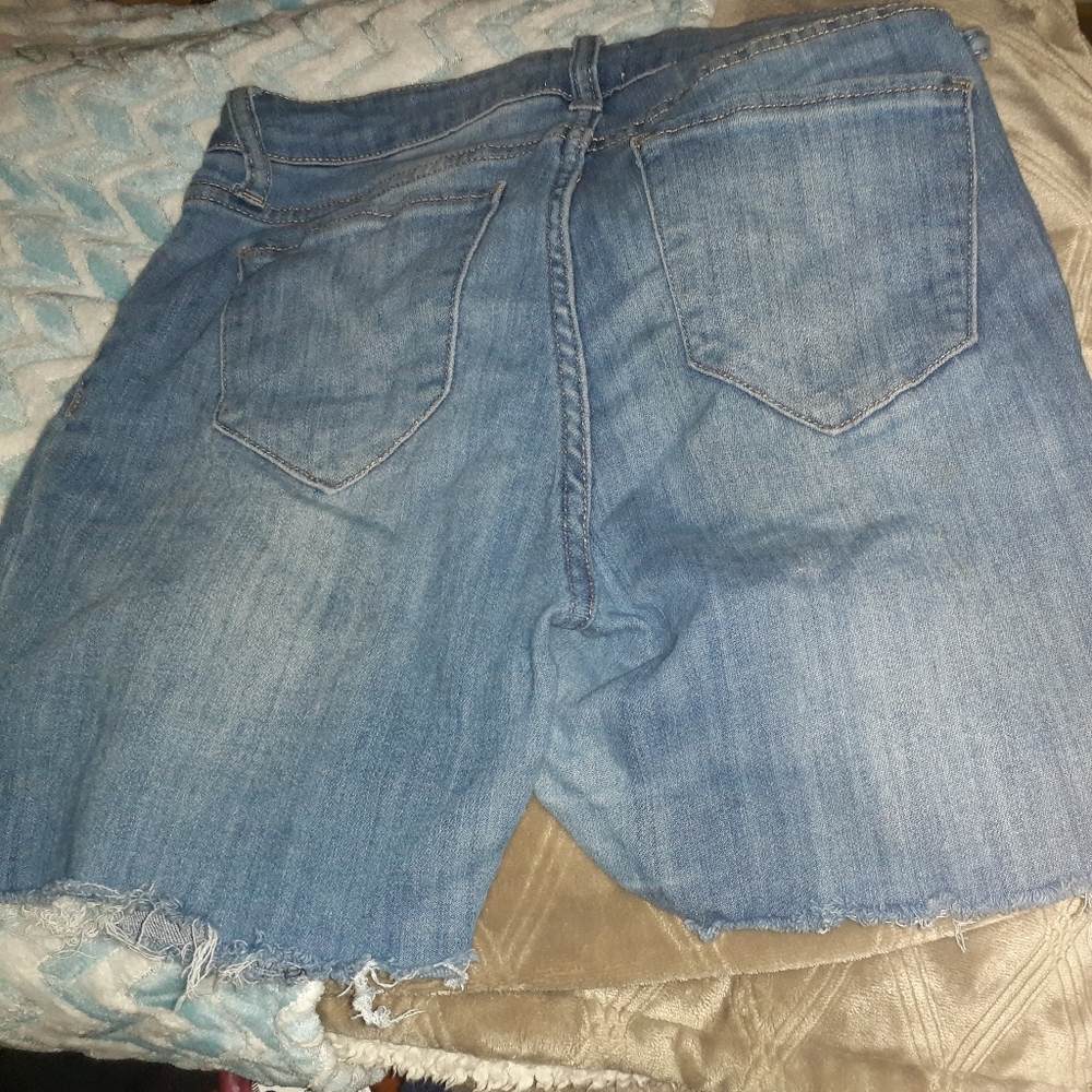 Shorts - Picture 2 of 2